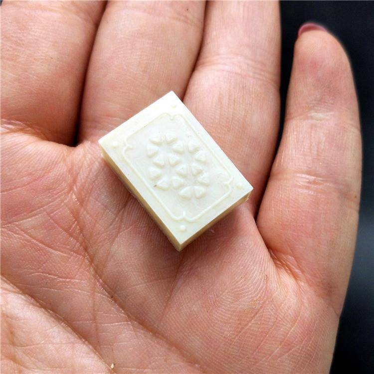 Chess and card manufacturers Plastic hollow army chess game chess 2 yuan shop supply source children's game chess