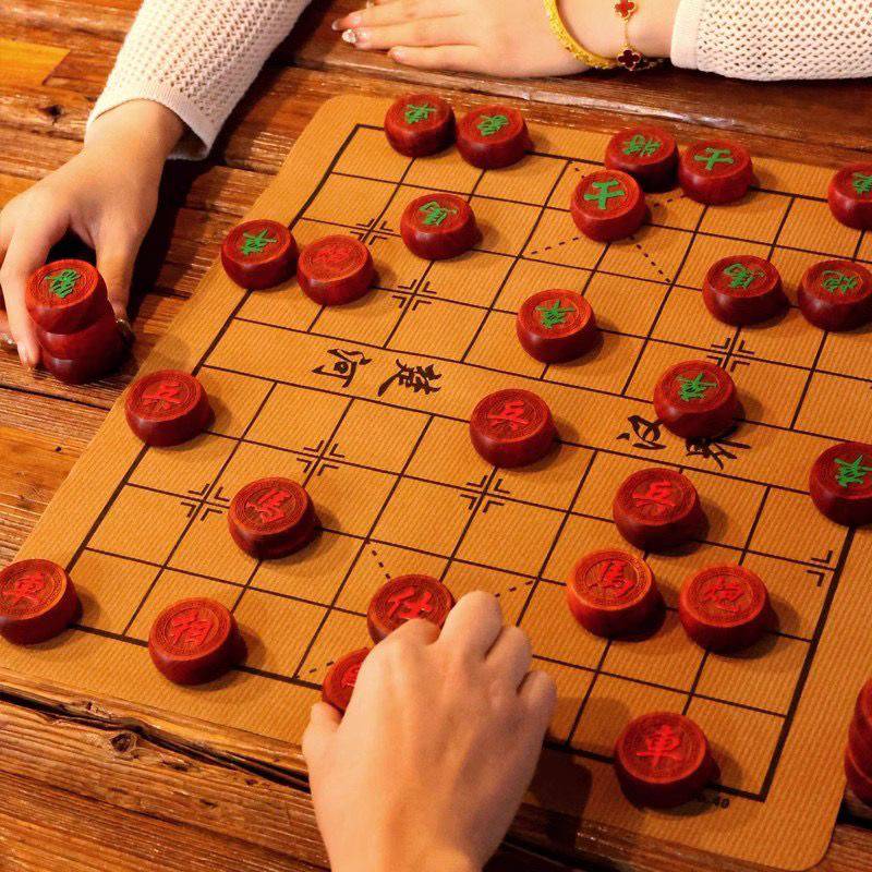 ♪ High-quality, real-wood chess board with leather board ♪