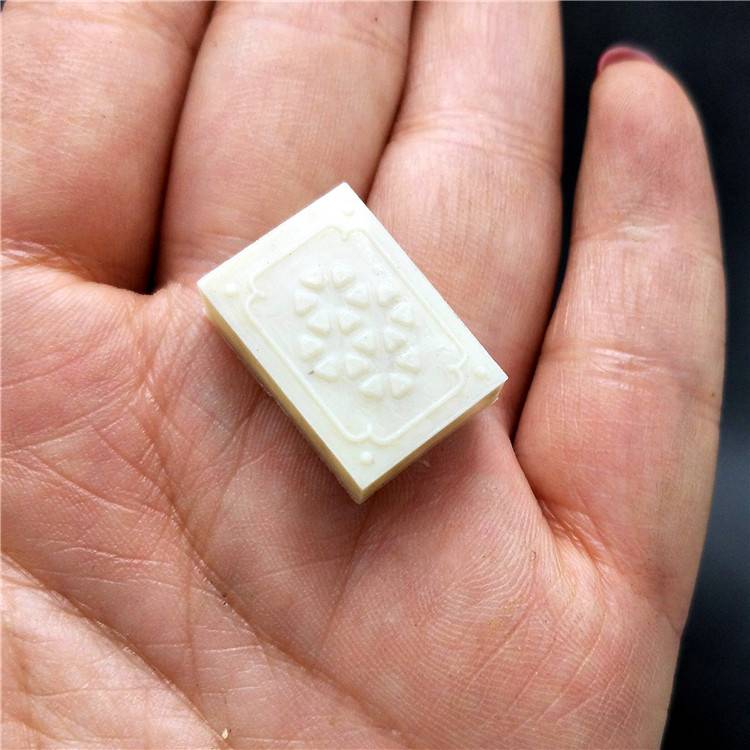 Chess and card manufacturers Plastic hollow army chess game chess 2 yuan shop supply source children's game chess
