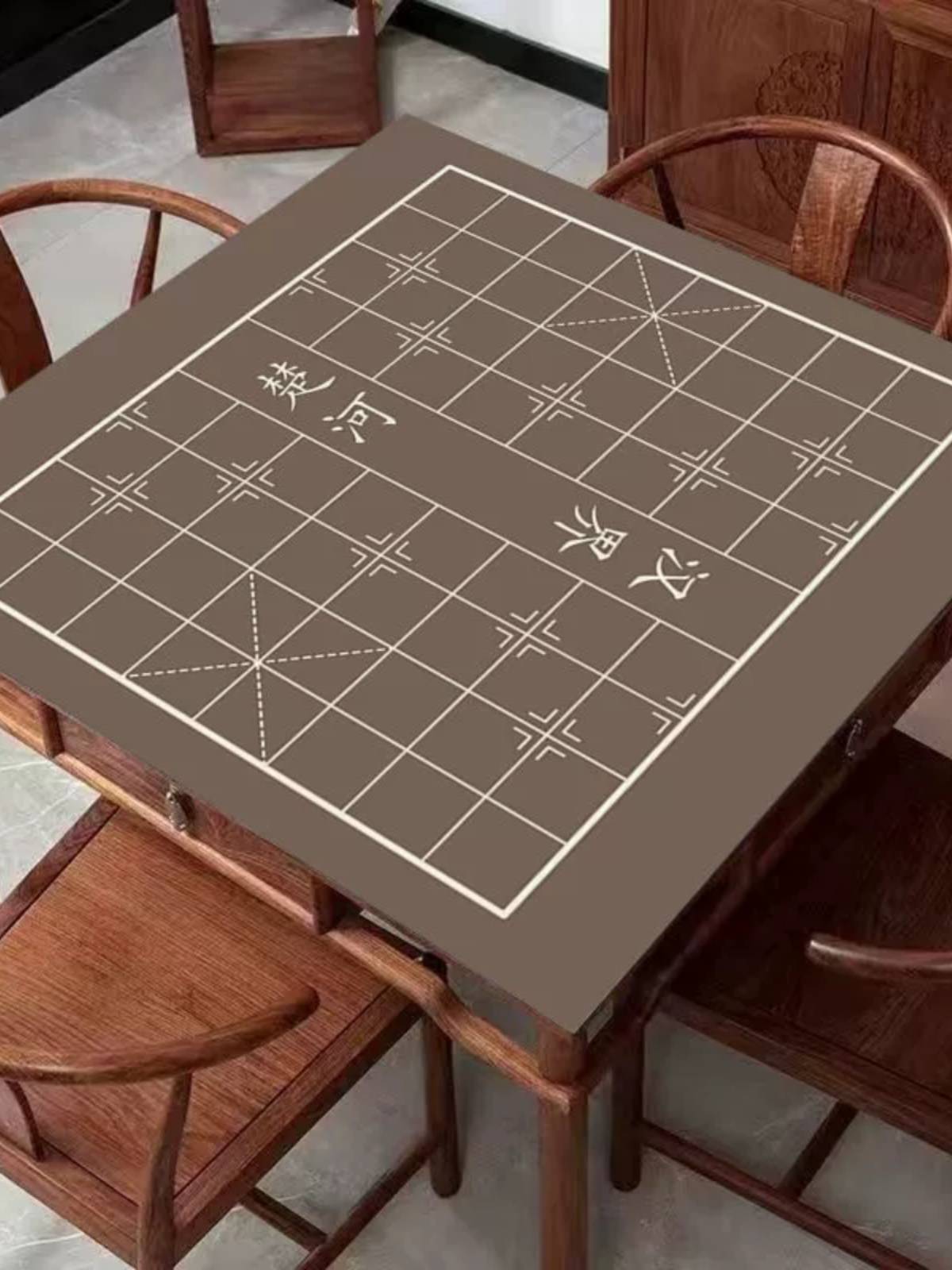 Chess board sells board paper without a large folding of a portable tablecloth with a slide-proof tablepad