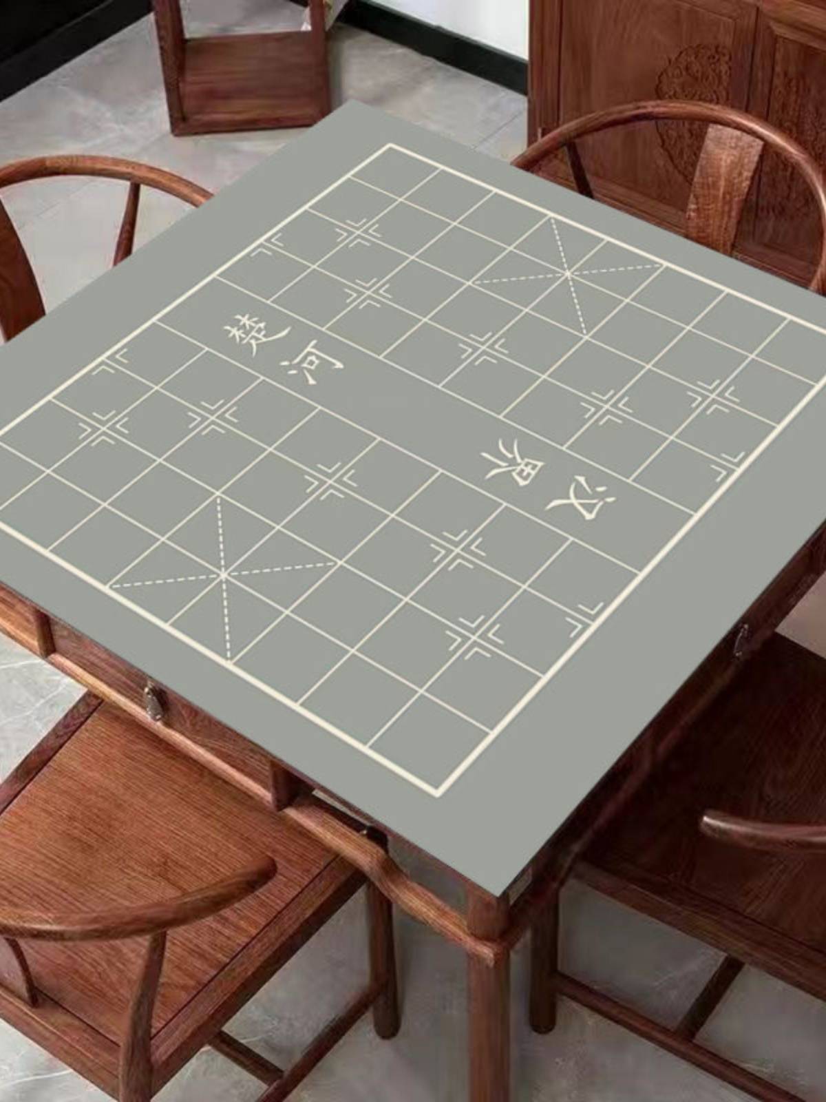 Chess board sells board paper without a large folding of a portable tablecloth with a slide-proof tablepad