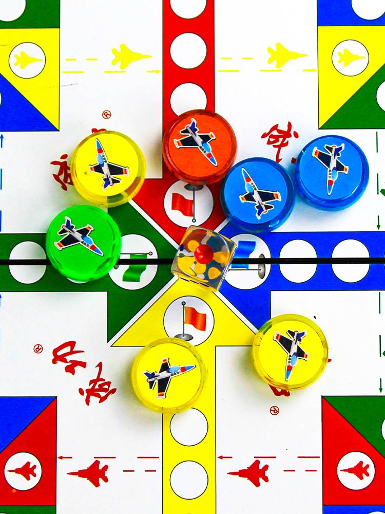 Flying chess children's wisdom magnetic magnetic suction large chessboard elementary school checked chess adventure with magnetic chess toys