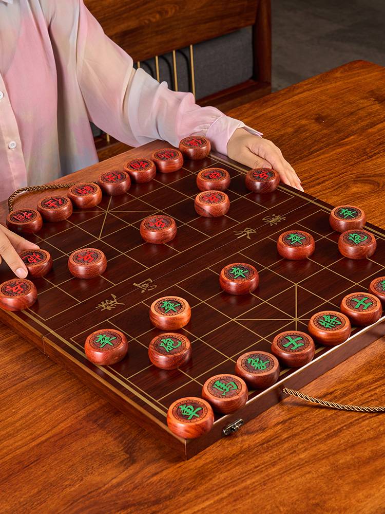 Chess Chinese chess children's solid wood with wooden chessboard Students like chess and chess big portable beylum pieces