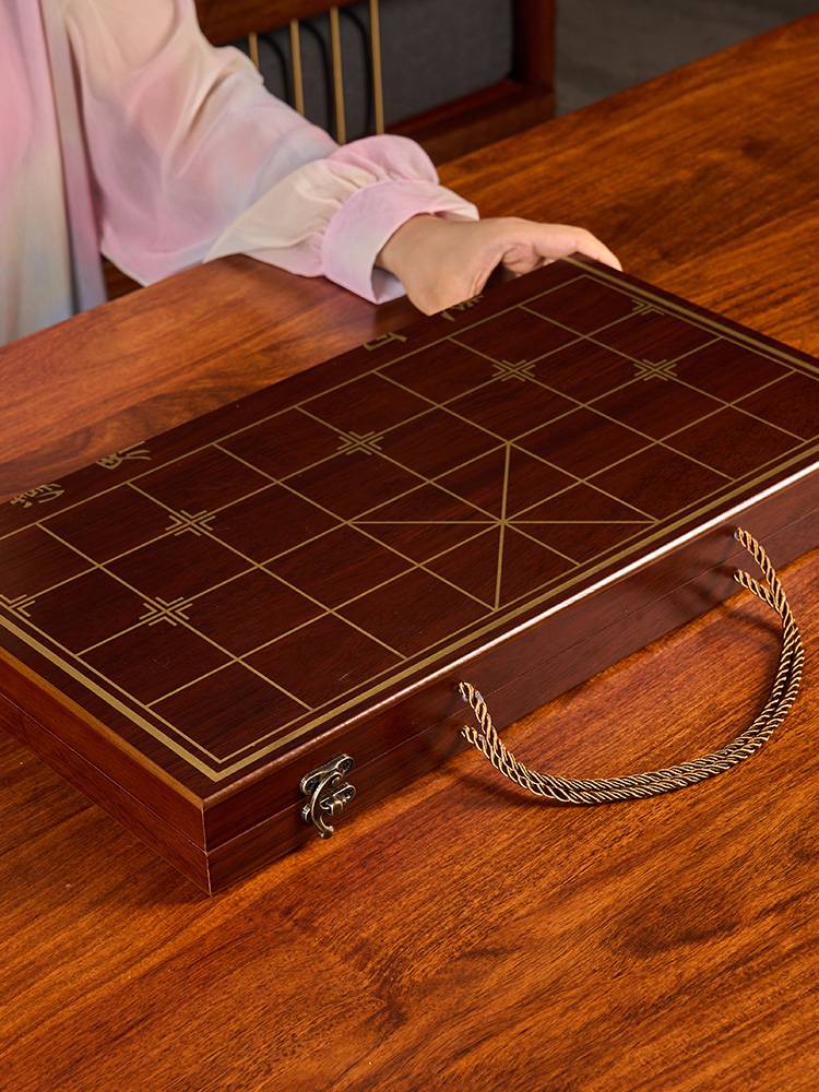 Chess Chinese chess children's solid wood with wooden chessboard Students like chess and chess big portable beylum pieces