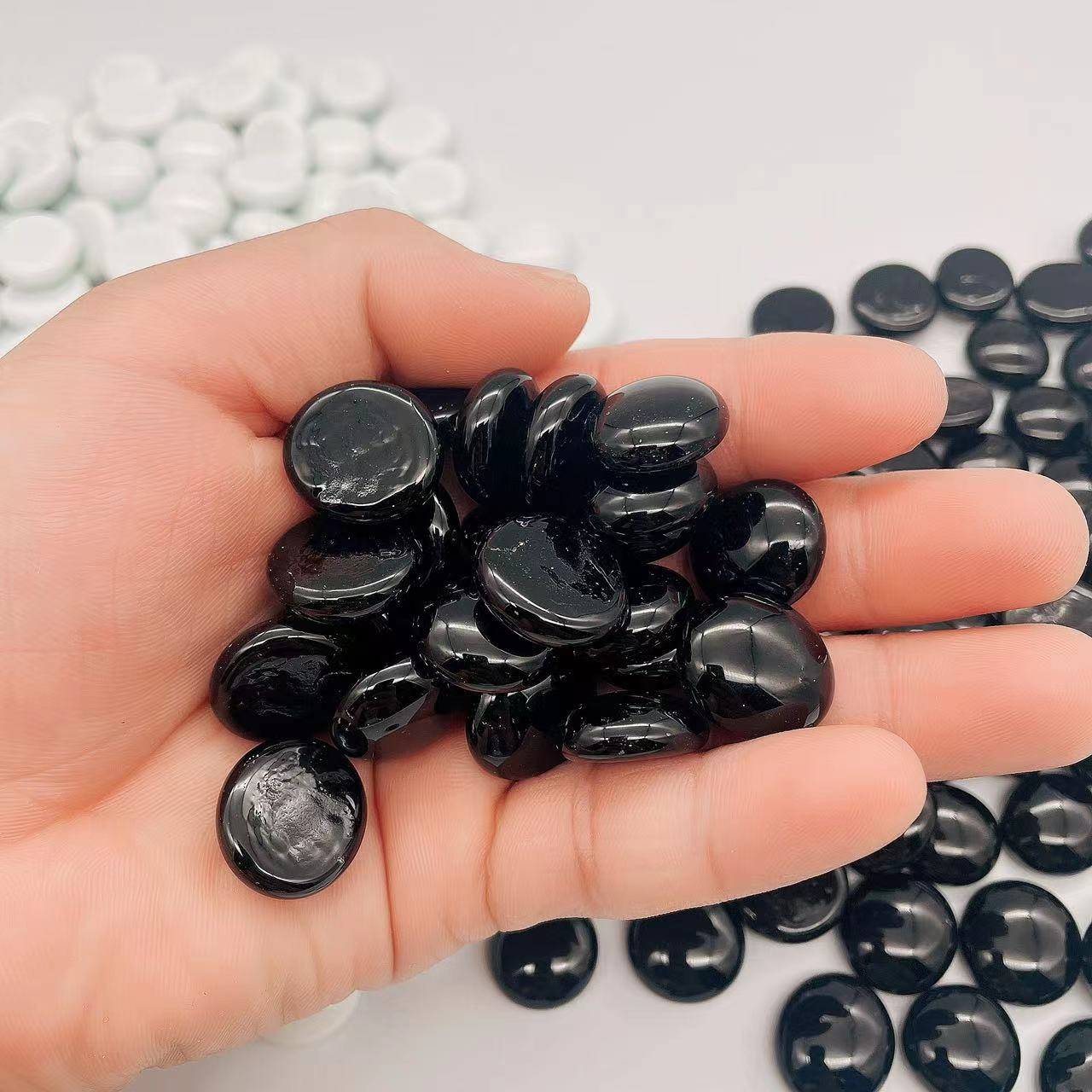 Black glass chess 130 grains [just chess pieces]