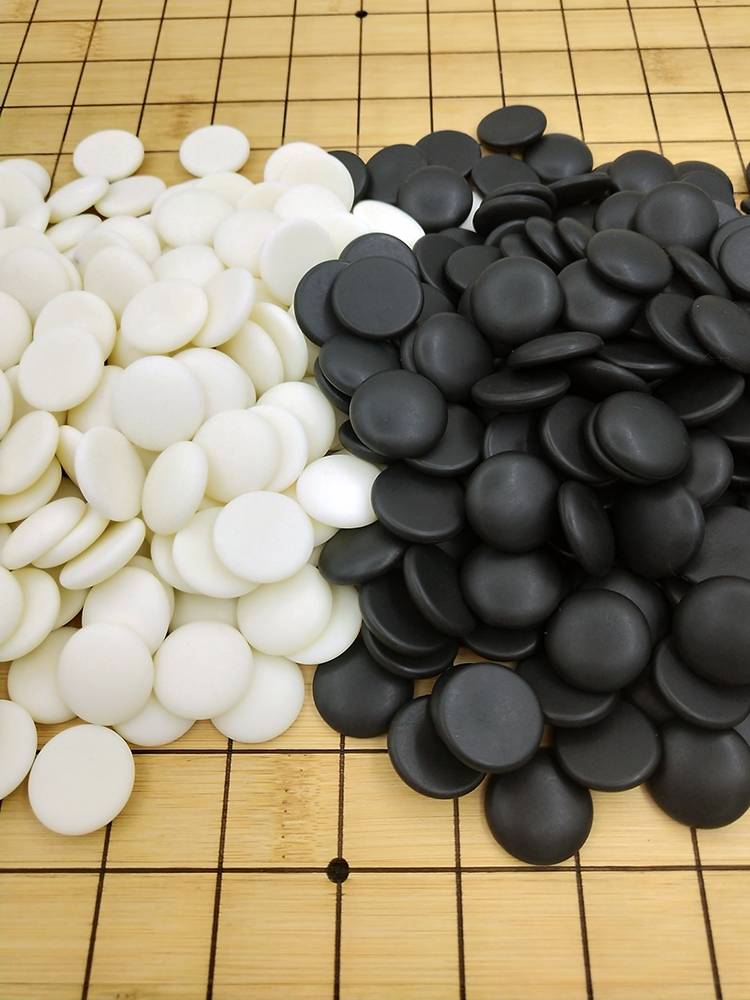 Standard Go Zizi imitation jade black and white child bulk mighty mighty martial amine children magnetic Gozie primary and secondary school students