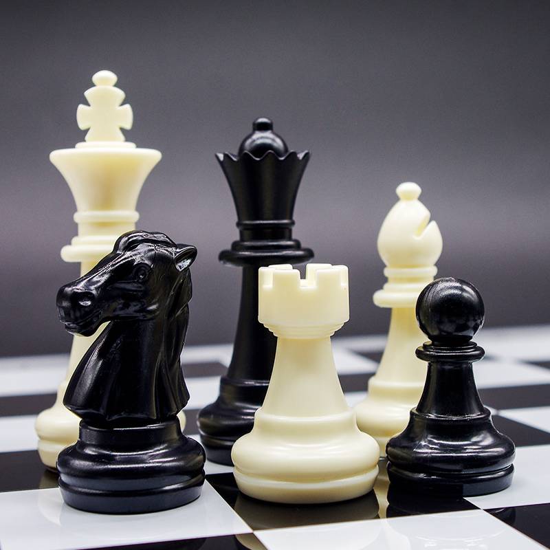 Magnetic Magnetic International Chess Set Children For beginner game chess folding chessboard adult big black and white chess