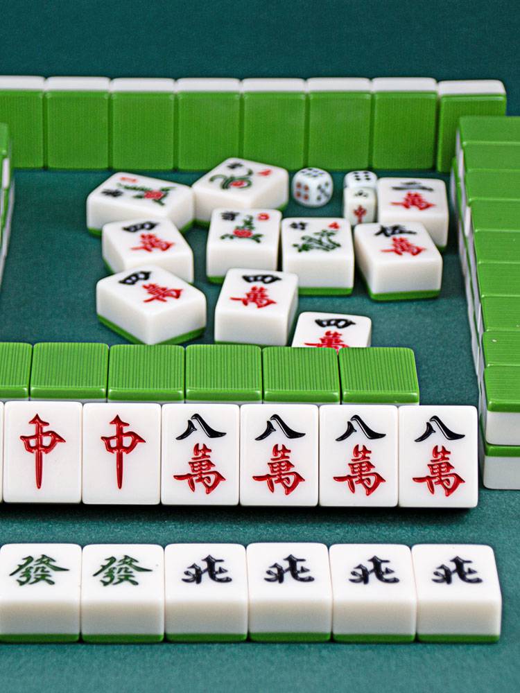 The mahjong family used their hand to rub the big sparrow family gift, and the senior hand to hit the one thousand and forty-four in Sichuan
