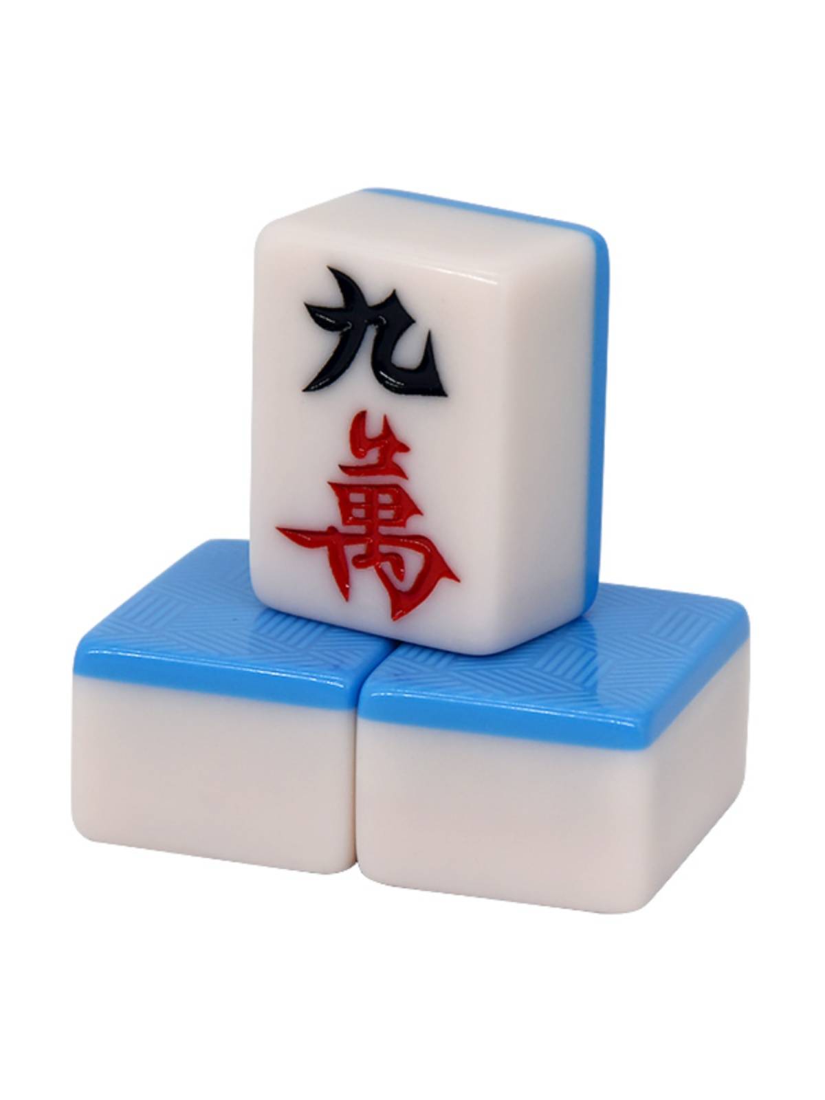 The mahjong family used their hands to rub mahjong's medium mahjong