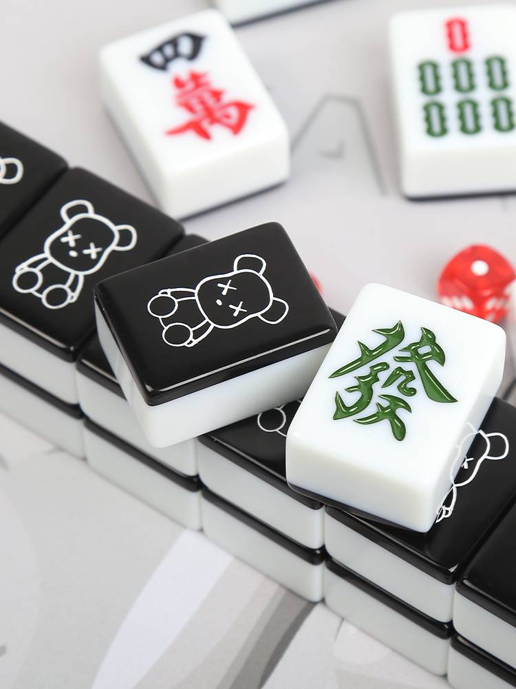 Family hand -rubbed Mahjong brand violent bear mahjong brand small middle large dormitory gift mahjong high -value Mahjong