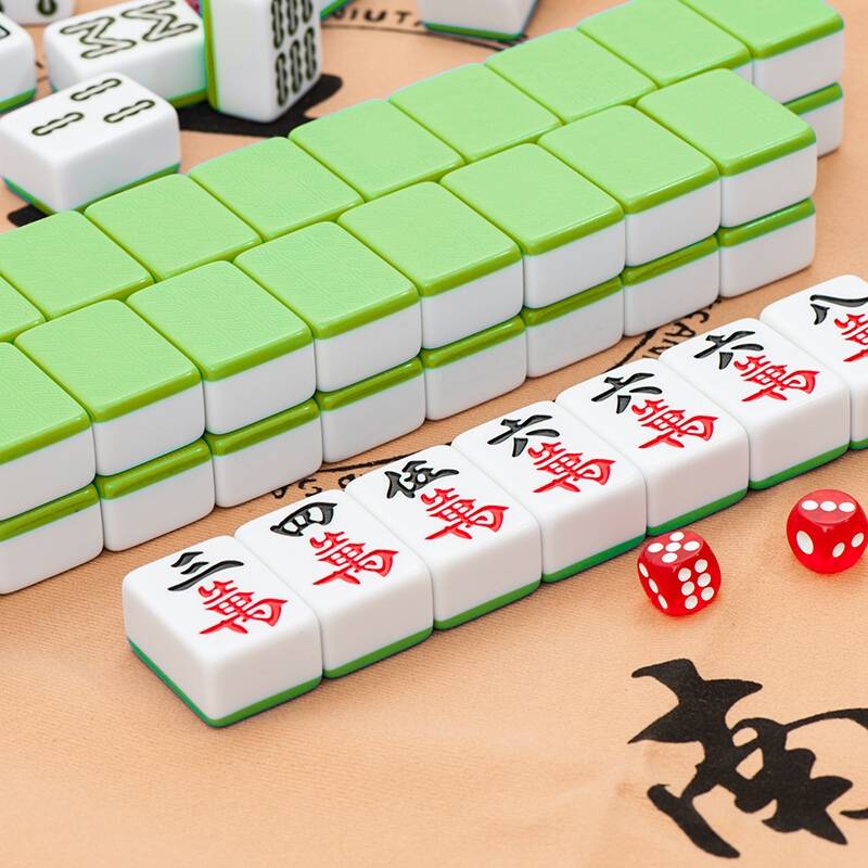 The mahjong family gave mahjong's high-quality, multi-coloured mahjong