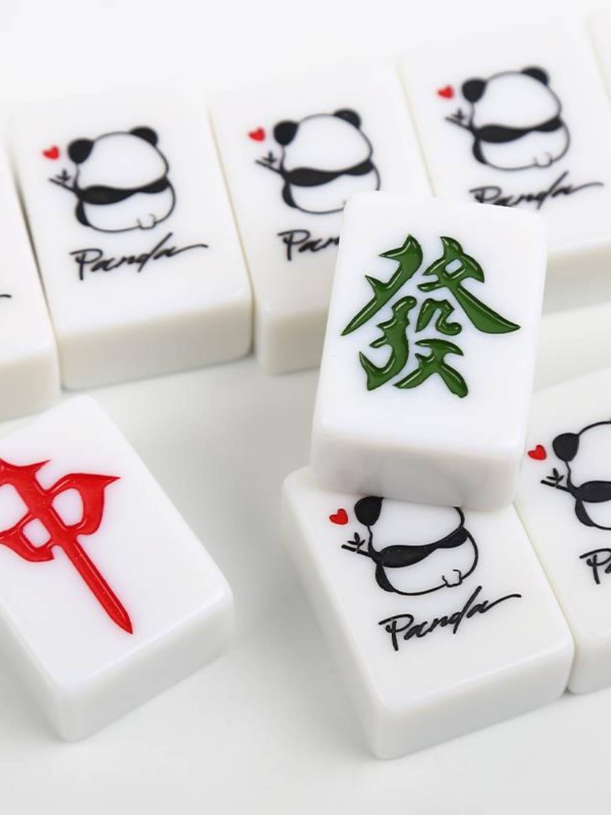 mahjong's hand is customised with a mahjong-yu with a white, cute, red, big panda, 40/42/44