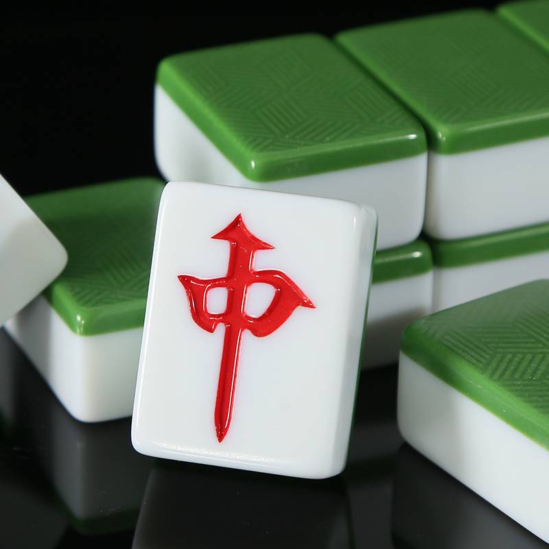 The mahjong family used the medium-size first-class red-handed mahjong, Sichuan, Guangdong, for 136 special gift packages