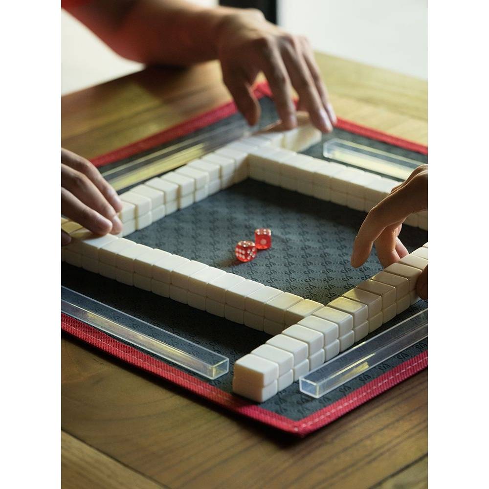 the mahjong mini, the portable travel network red mini dorm house with small hands