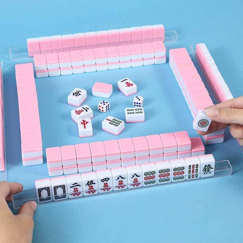 The mini mahjong company customizes the Internet to carry a small mahjong card with its hands