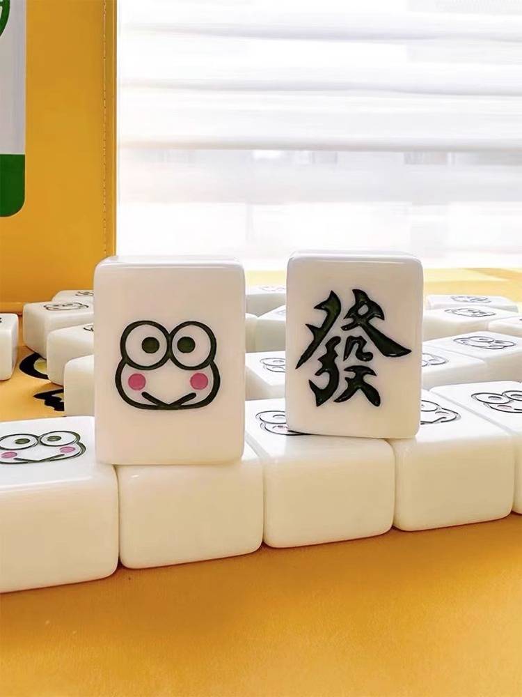Household Mahjong hand -rubbed card net red cute green crystal jade big eye frog 40/42/44 sparrow card gift box