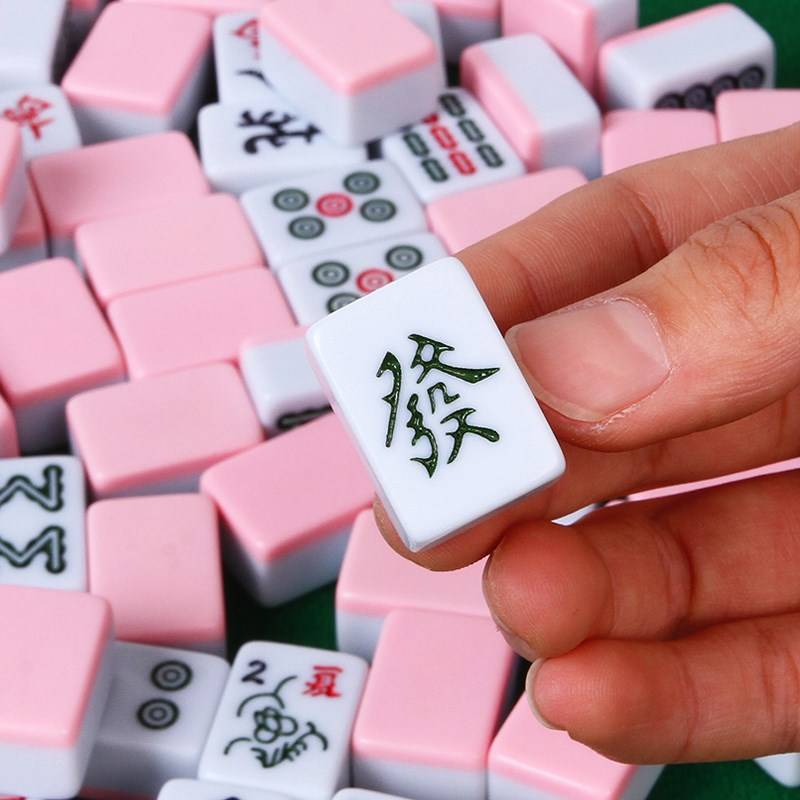 the mini mahjong net red mahjong has a hand to rub mahjong's hand in a portable dorm outside the house