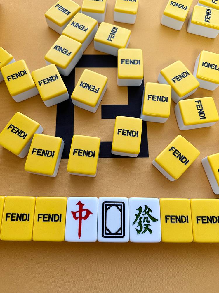 Hand -rubs Mahjong brand high -end yellow FF joint cartoon cute 40/42/44 Custom gathering Mahjong gift box