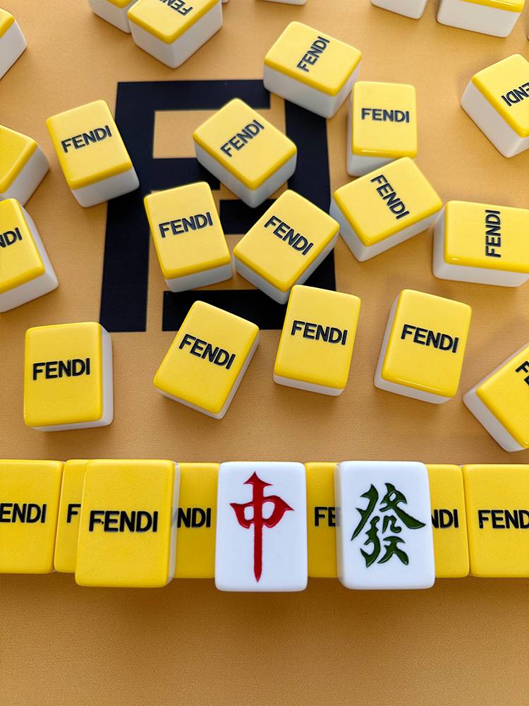 Hand -rubs Mahjong brand high -end yellow FF joint cartoon cute 40/42/44 Custom gathering Mahjong gift box