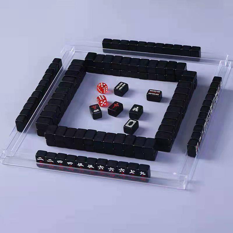 The mini mahjong little mahjong red mahjong mahjong table folded in the portable travel house