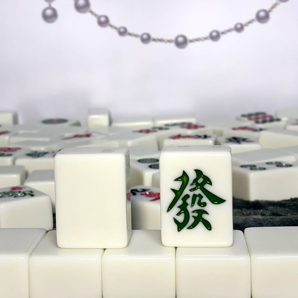 Creative minimalist air, pure white custom simple atmosphere, family Mahjong dormitory camping party to give people gifts
