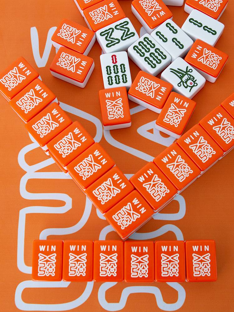 Hand -rubs Mahjong Family Cartoon Orange Mahjong Win send 40/42/44 cute net red dormitory custom gift