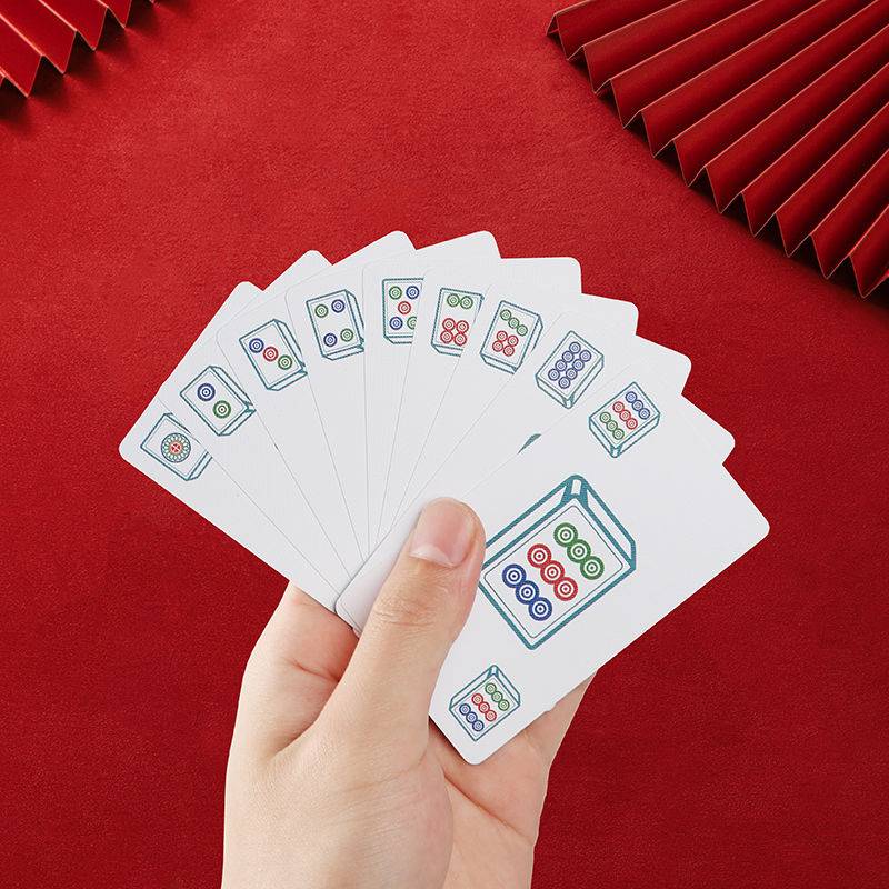 The mahjong mahjong family used a traveler's mahjong short for the mahjong's waterproof and thick card