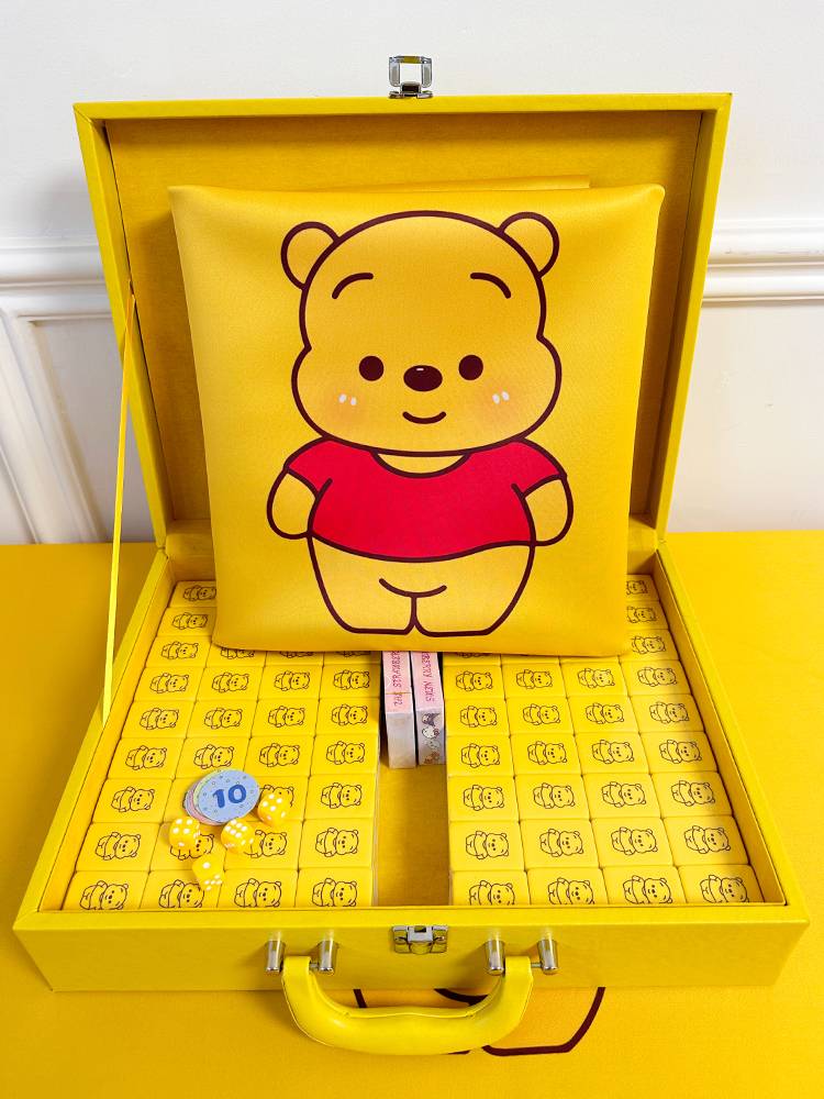 Hand -rubs Mahjong brand yellow bear Epipitic Card cute 40/42/44 custom party Mahjong gift box
