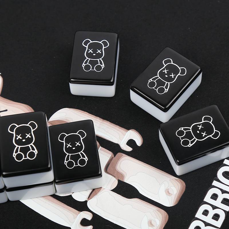 The black and violent bear, a cute red mahjong mahjong, is customised for hand rubbing number 40, number 42, number 44