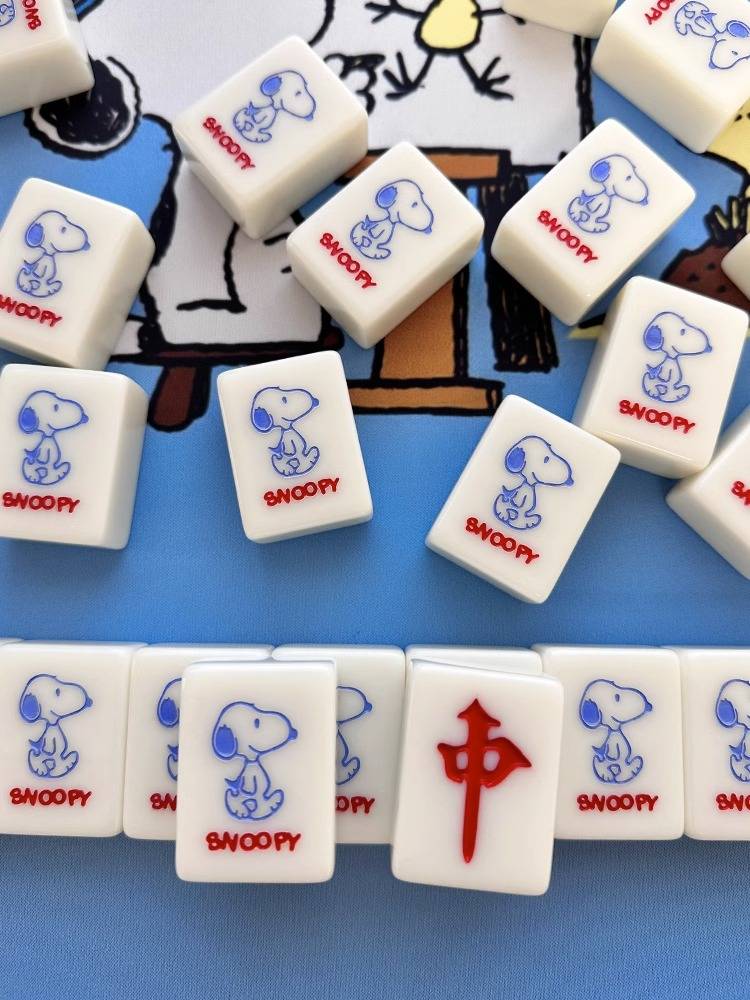 Family hand -rubbed Mahjong brand cute net red white crystal jade Snoopy home 40/42/44 Cartoon Mahjong card
