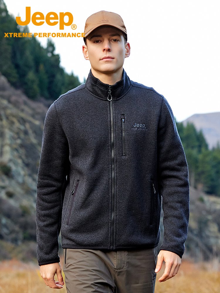 Jeep's official exterior tweezing of velvet tweezers with a thick mountain coat for the undergarment