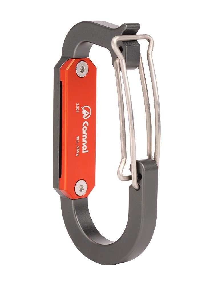 OUTSIDE, O-MOUNTING IS FAST-MOUNTED WITH SEAT BELTS AND HIGH-ALTITUDE LOCKS