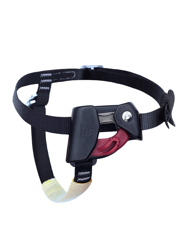 The high-altitude operation of the foot-defeating climber to the right and to the right of the foot-crawler regulates the flow of the rope