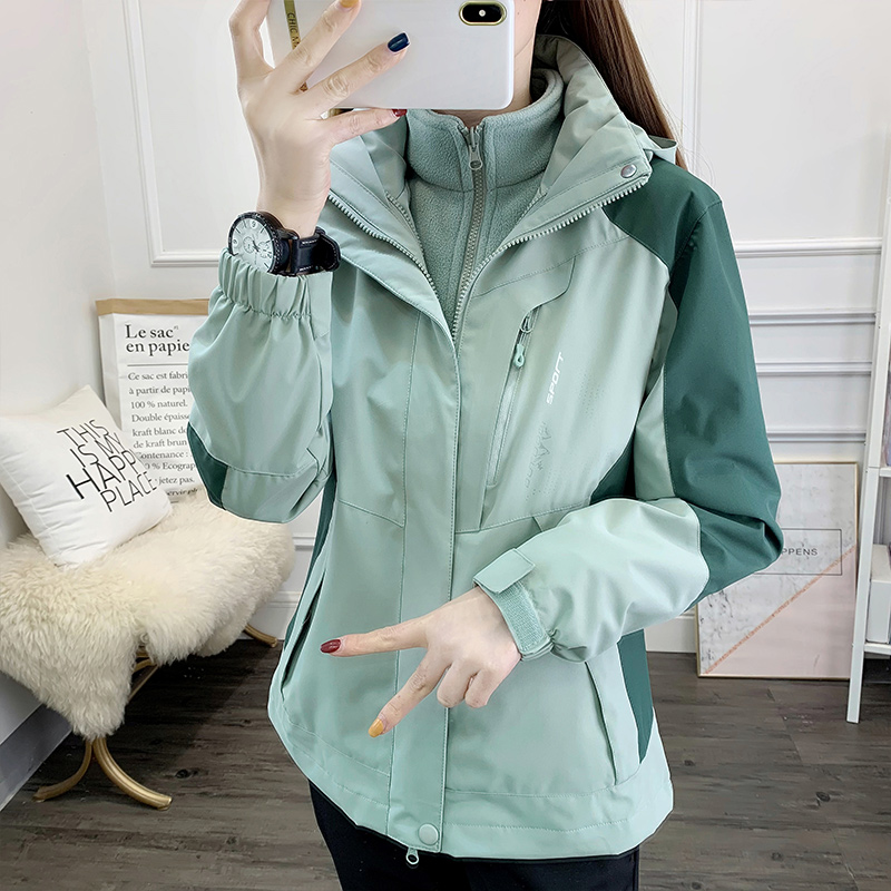 Light green -- female -- detached