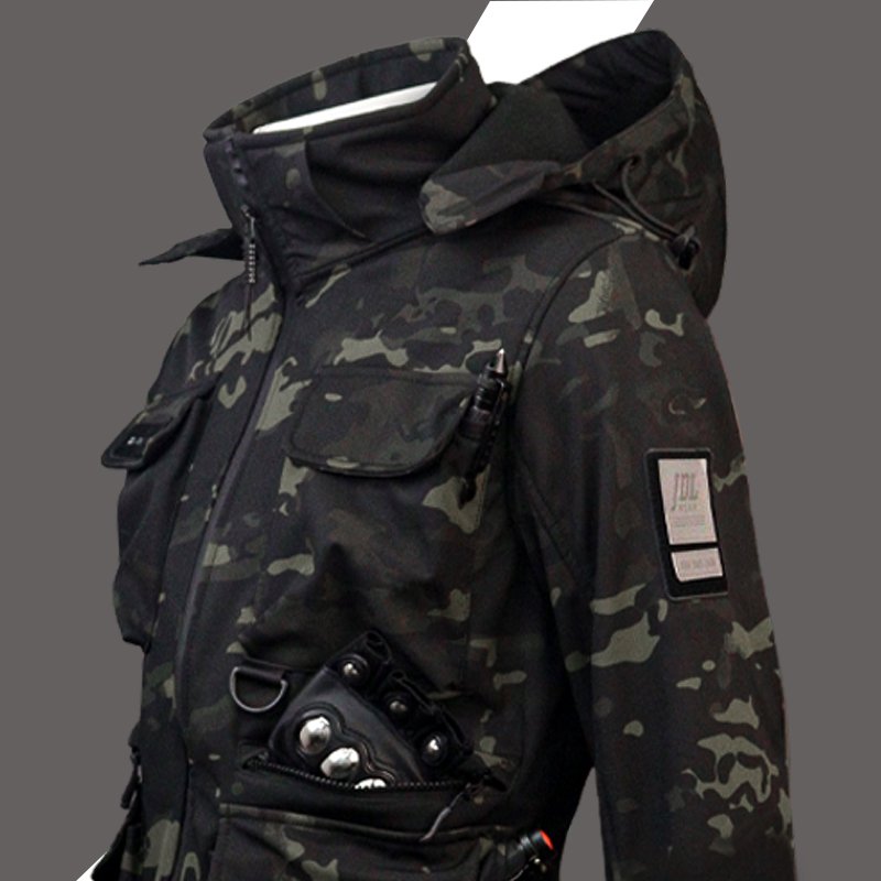 A large-coded cotton jacket for a man with a velvet and wind and waterproof jacket in an outdoor colored assault suit