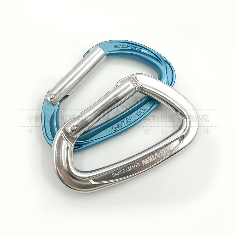 THE GVIEW FLAG CLOUD LOTUS C210 CLIMBS, CLIMBS THE ICE-CRAWLING CAVITY DOOR AND HANGS THE SPOT