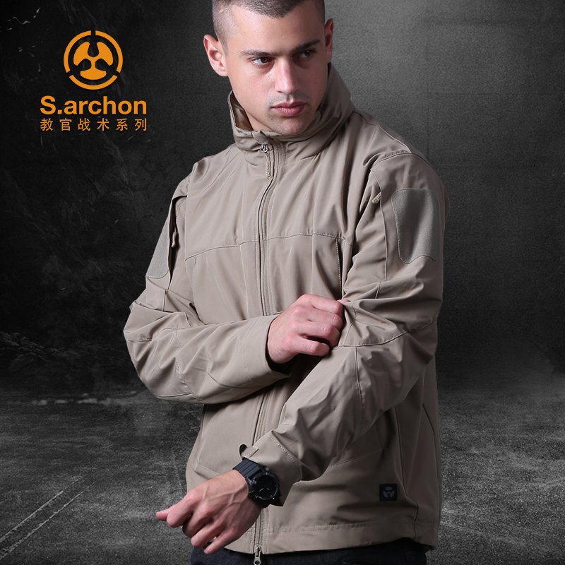 A new wind-proof and velvet-free skiing jacket for a soft-shell skating man in the autumn and winter