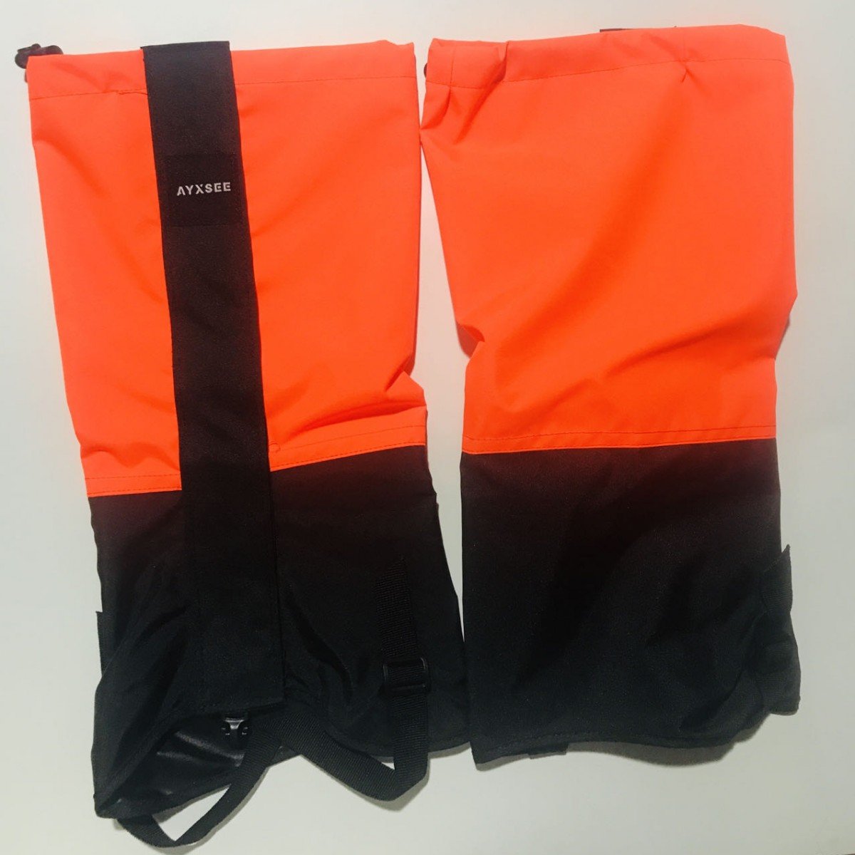 Adult children, both male and female, with snow-covered and snow-protected air and sandal-protected legs, sandal-resistant footpants