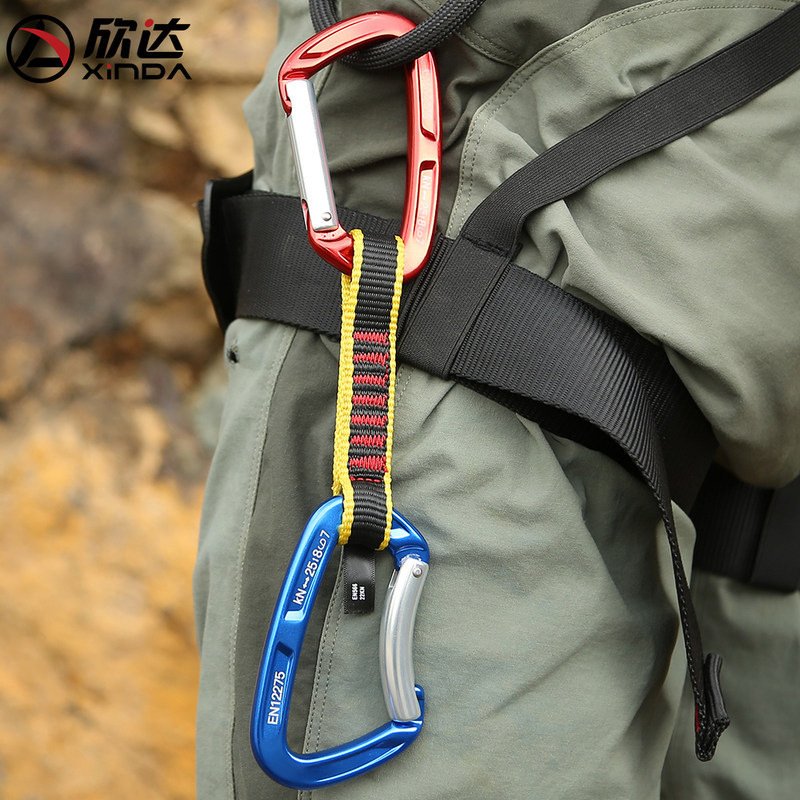 Quick-mounted security gear for climbing outside of the building