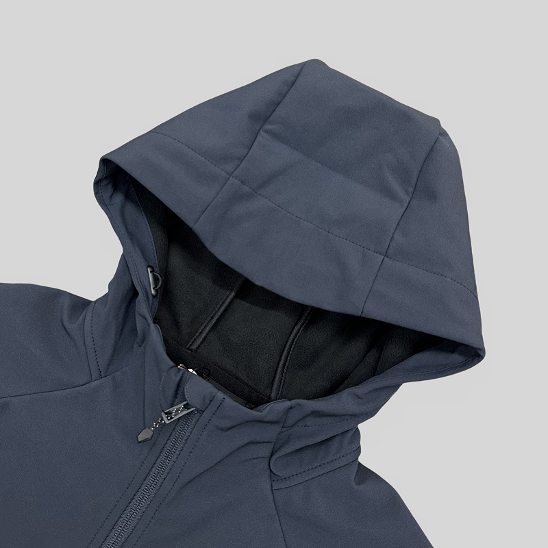Flow-and-float hood jacket for the new private walker in autumn and winter 2024