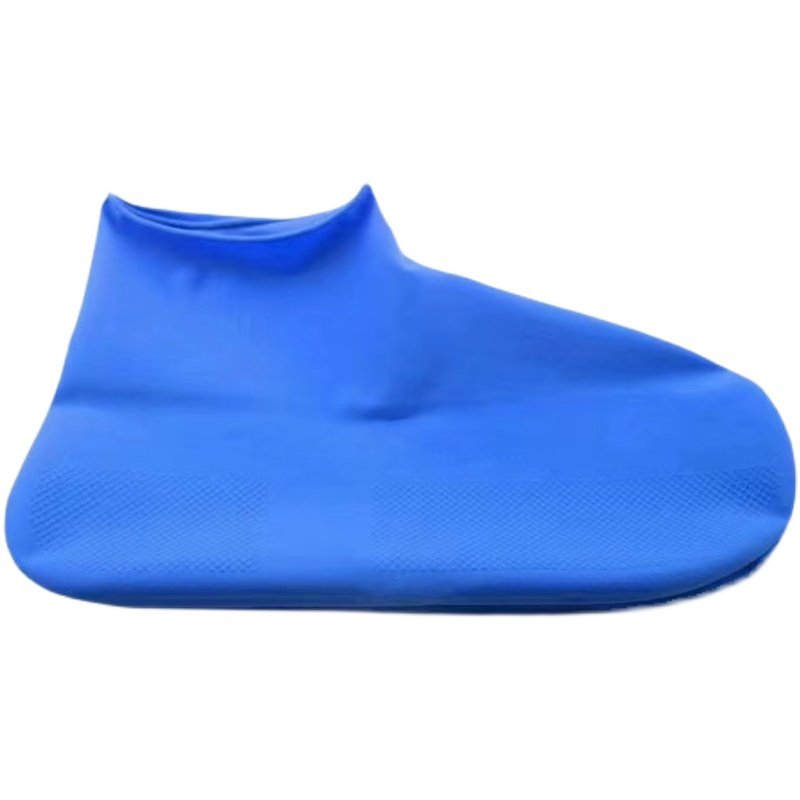 Exterior waterproofing and smoothing-proofing of latex shoes with silica feet for skiing and mountaining adults