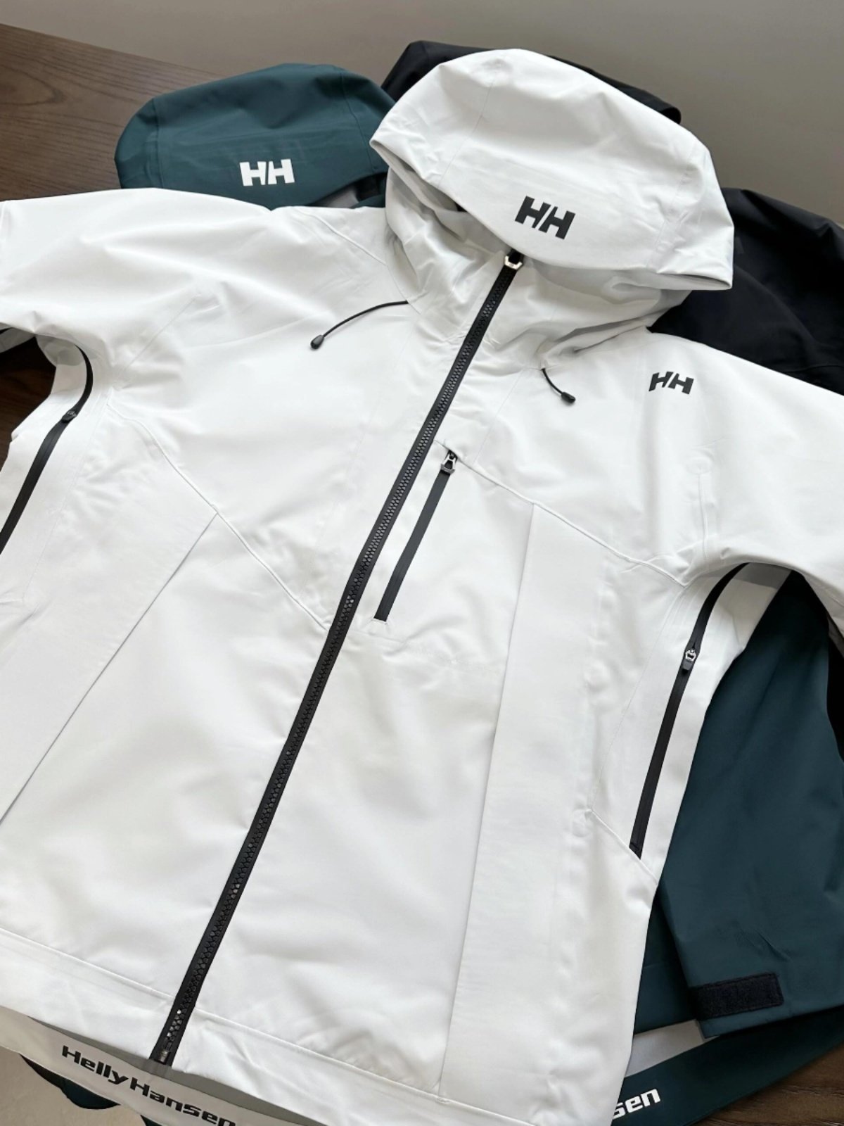 HELLYHANSEN/HH SPECIALIZED MOUNTAIN CLIMBER OUTDOORS AIRPROOF AND WINDPROOF
