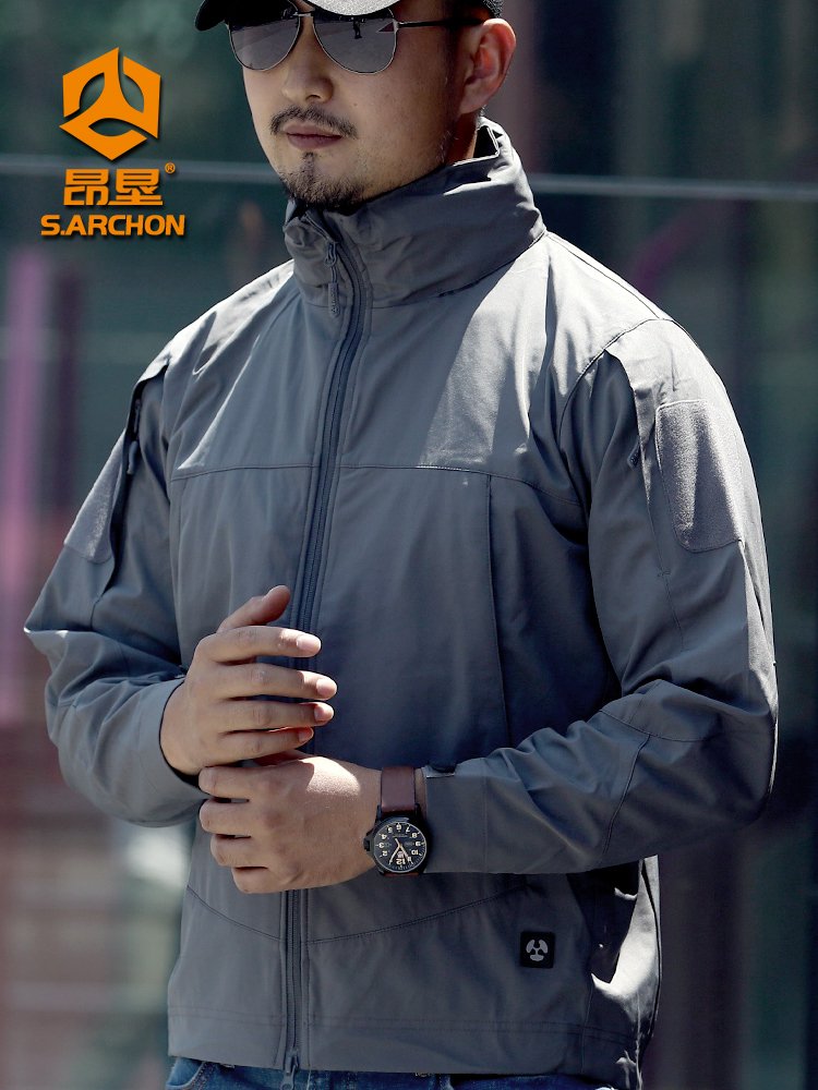The outdoor soft-shell-cracker man, Spring and Fall, a water-proof sports and leisure warmer and velvet uphill coat
