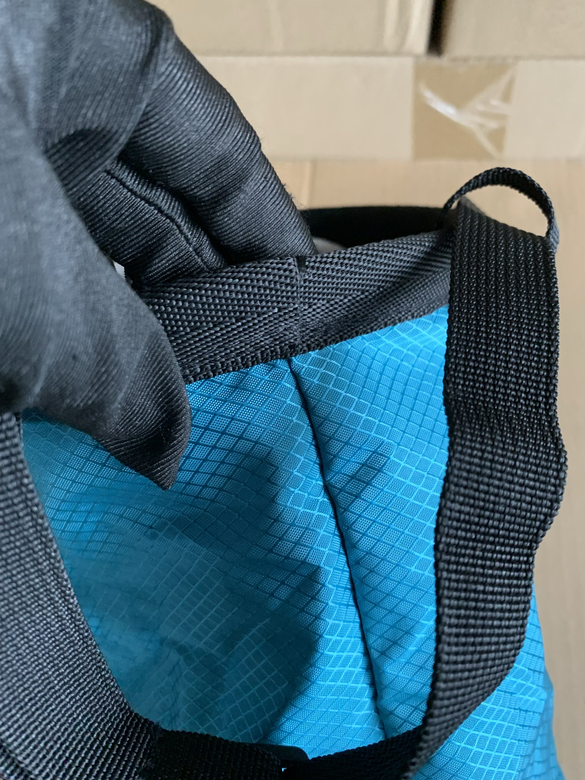 I'm going to go out with a single rock-climbing bag with a ski-proof bag on my waist
