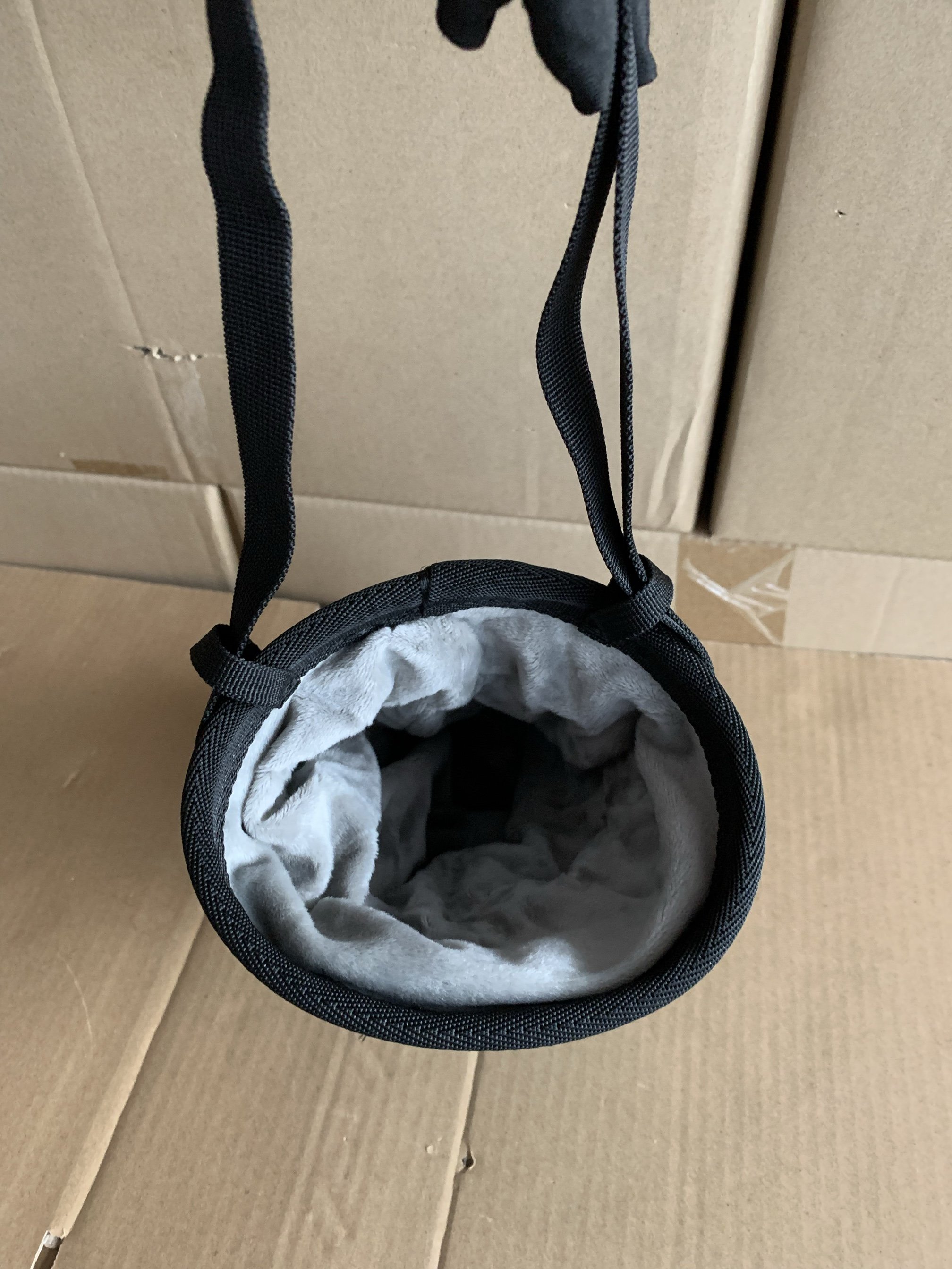 I'm going to go out with a single rock-climbing bag with a ski-proof bag on my waist