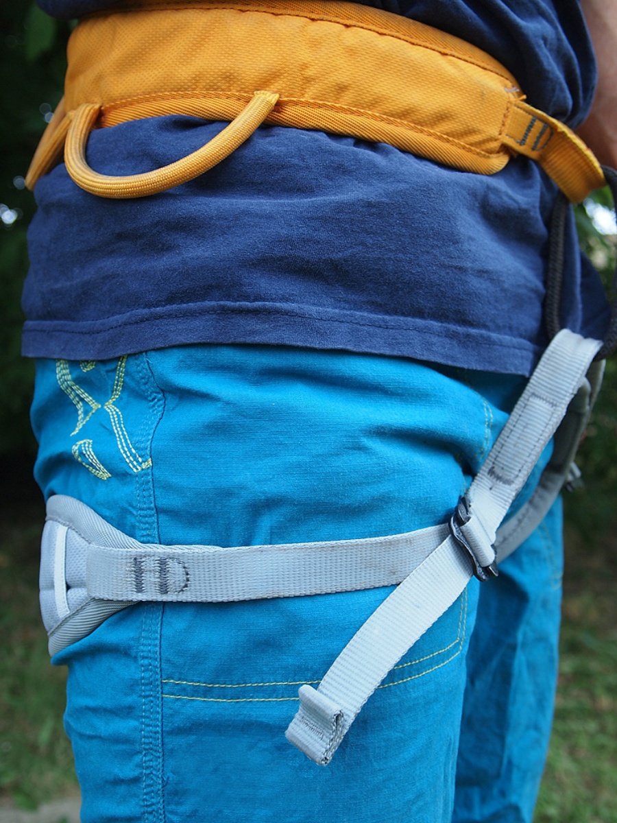 Singing Rock, Solock, a multi-purpose, semi-high seatbelt on an outdoor climbing rock