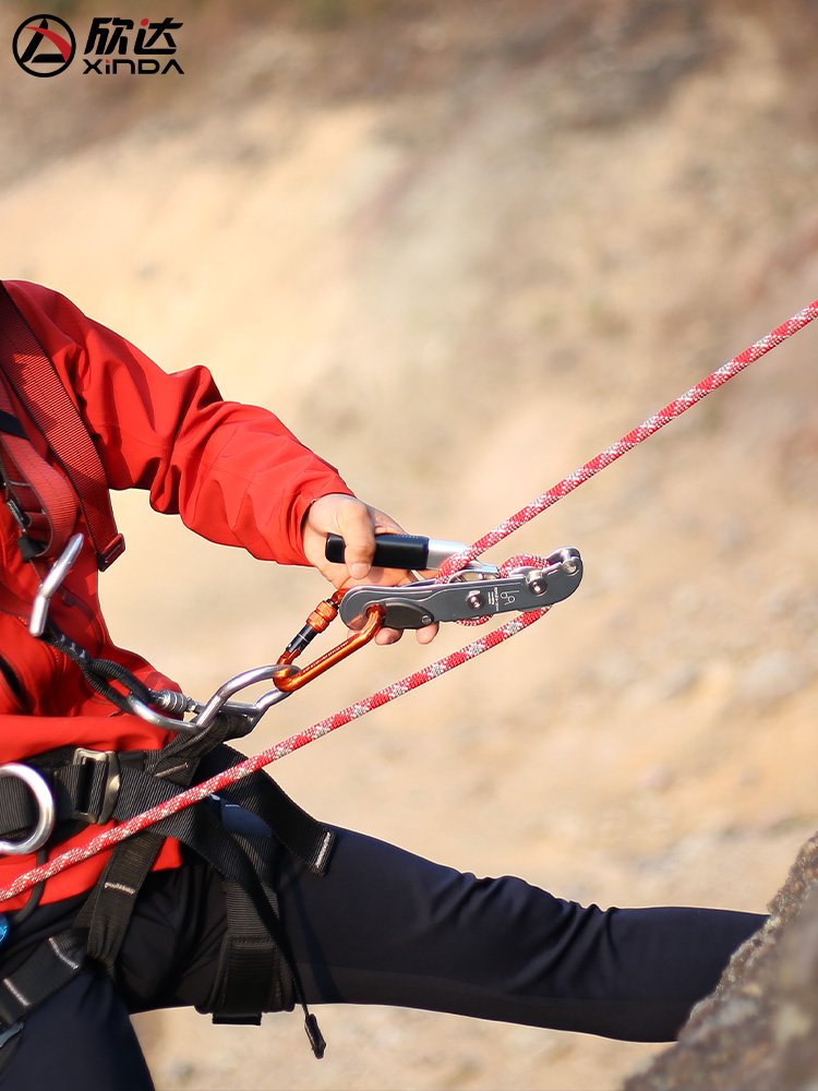 Stop outside of Hindal, outside of the dropper, climbs up the mountain