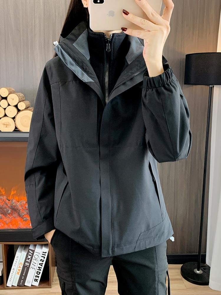 Li Ningcai's T-shirt and a new 2024 in autumn and winter for a couple to climb up the mountain and wear windproof water