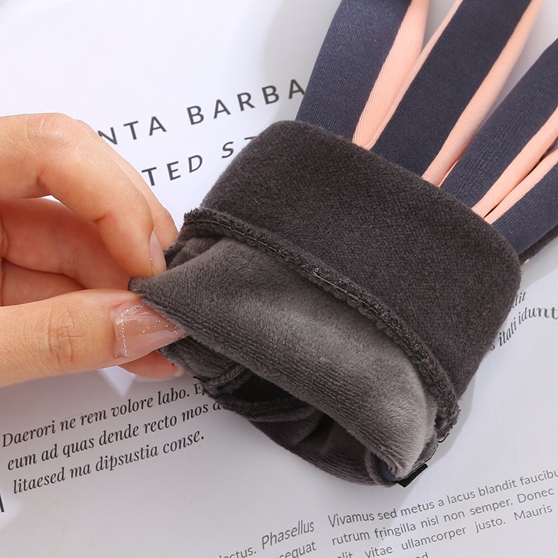 Ms. Gloves Ride in the winter with the wind and cold screens and the velvet electric car Wrestling Gloves