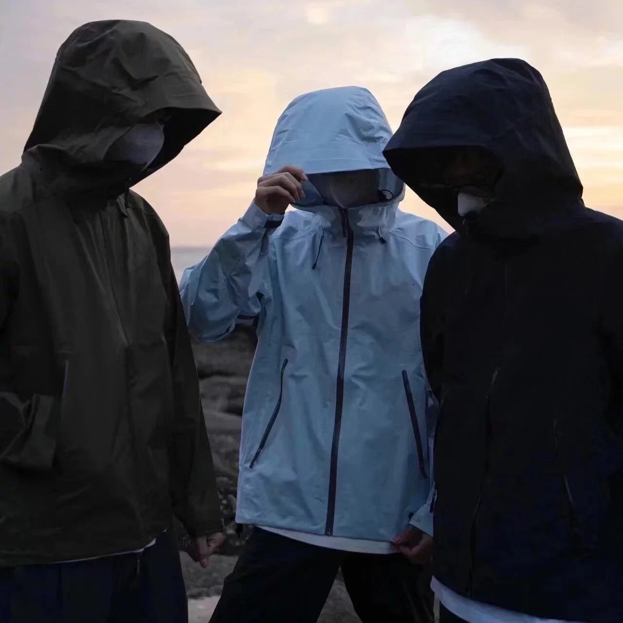 High-end, sharp, beta lt-shell gen2-bird SV6 outside Gamma's waterproof and windproof